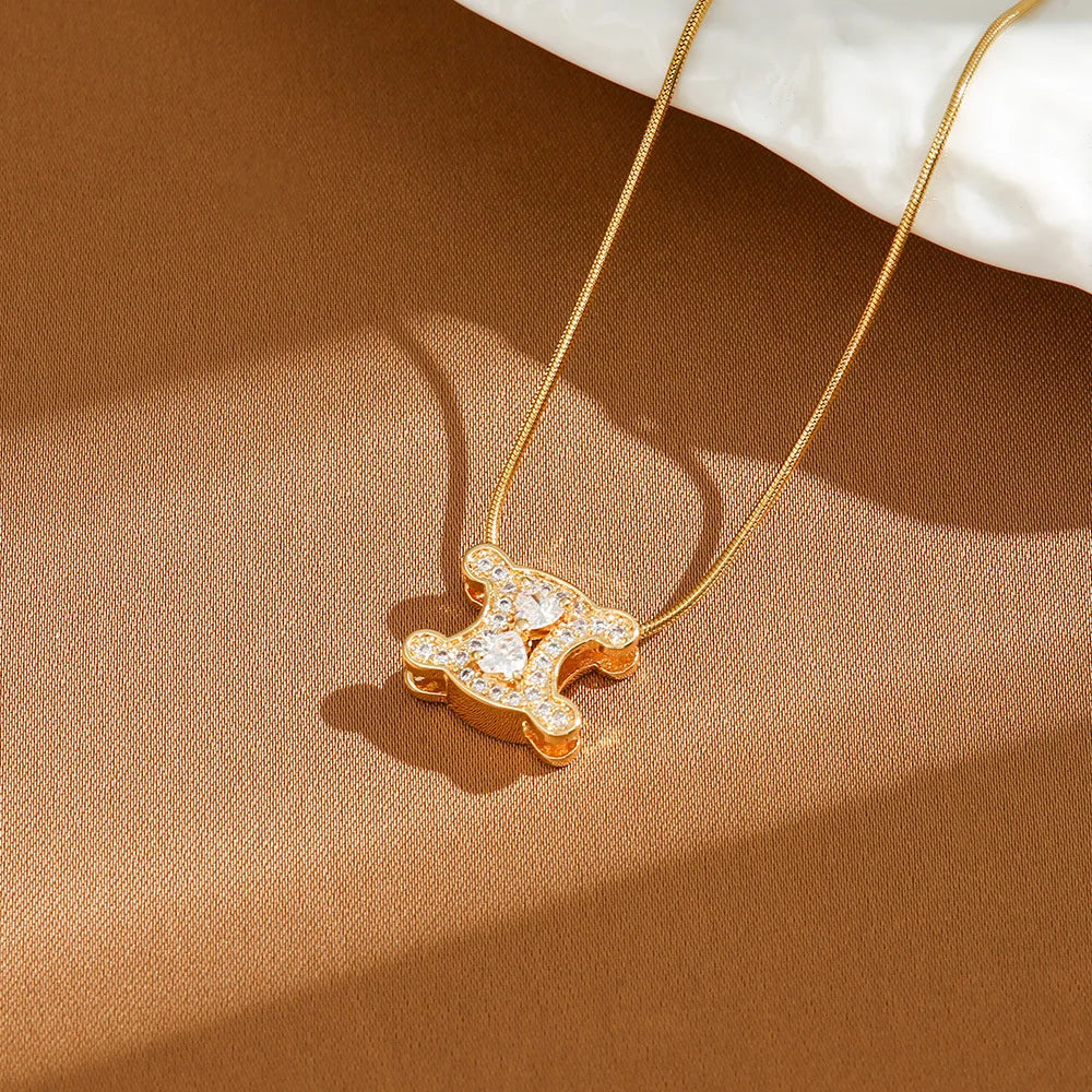 A Light Luxury, Niche Design, Retro and High-end Necklace, Versatile and Trendy Collarbone Chain for Women