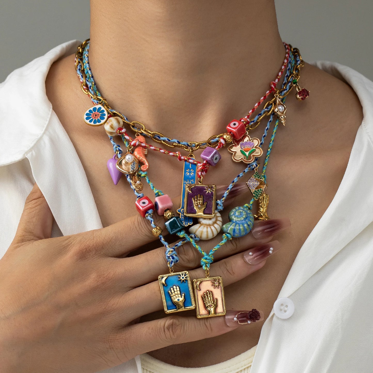 Bohemian handmade women's layered necklace, colorful accessories, eyelets, shells, Hamza hands, bead chains, fashionable jewelry