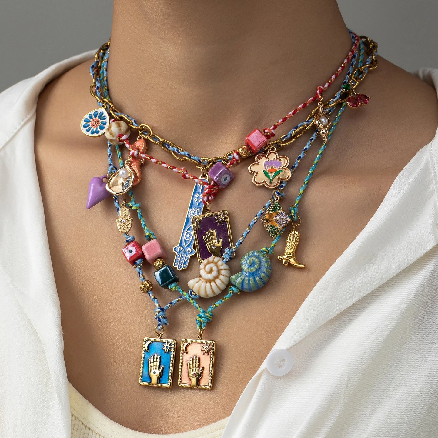 Bohemian handmade women's layered necklace, colorful accessories, eyelets, shells, Hamza hands, bead chains, fashionable jewelry