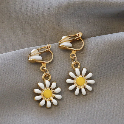 Korean Style Clip on Earrings No Pierced Earrings Women's Party Birthday Fashion Flower Heart Cute Cuff Earrings Ear Clip Gift