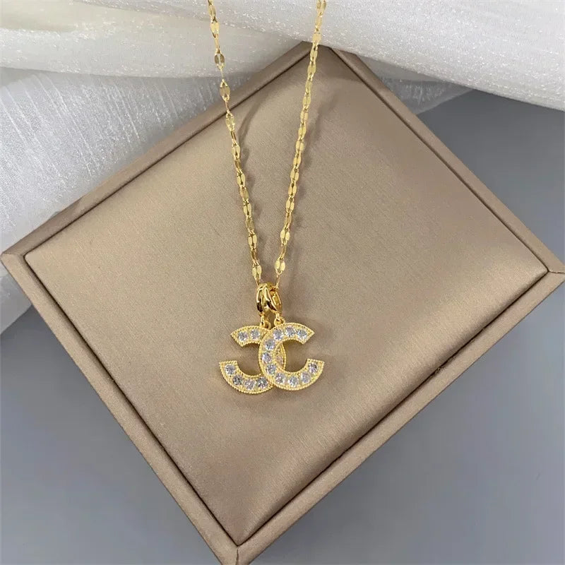 French-style double C necklace for women with micro-inlaid new light luxury and fashionable pendant as a high-end gift