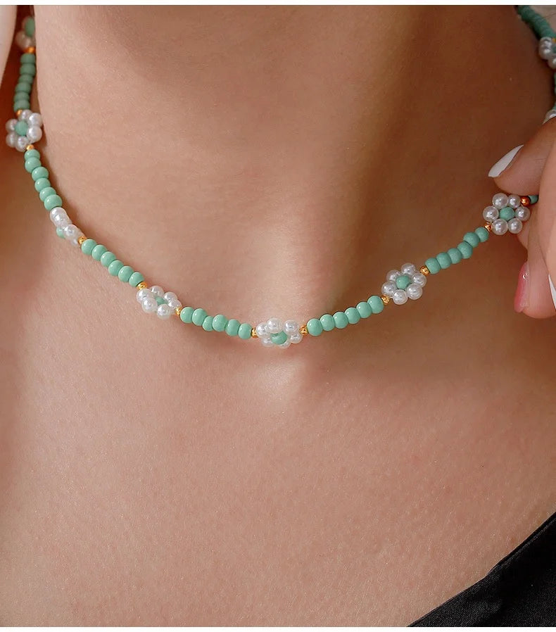 Women's Necklace Elegant Handmade Bead Color Natural Stone Woven Collarbone Chain Fashionable and Versatile Jewelry Accessories