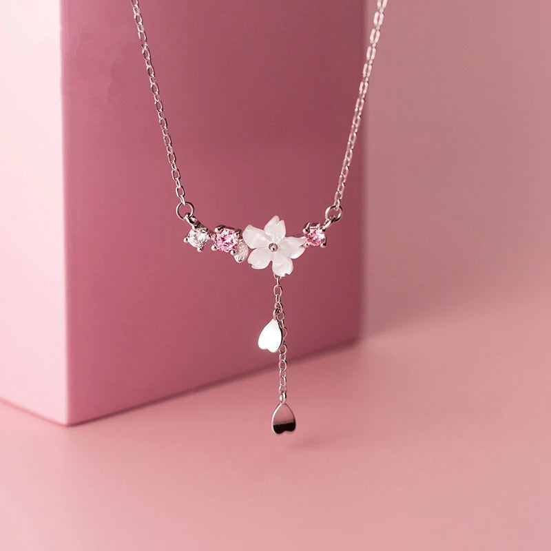 Romantic Cherry Blossoms Flower Necklace For Women Shiny Crystal Zircon Butterfly Flower Pearl Clavicle Chain Girl Party Jewelry