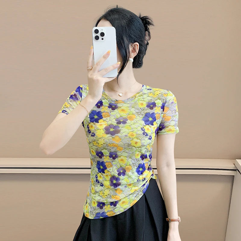 Summer Tops for Women: Breathable Mesh-Lined Slim Fit Tee with Trendy Prints Youthful Mother's Casual Short Sleeve T Shirts
