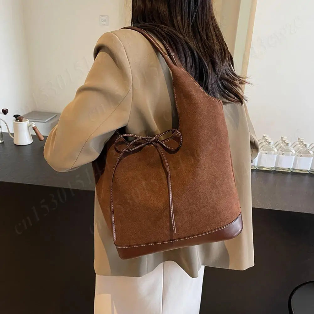 Women PU Tote Bag Designer Shoulder Bags Fashion Bucket Bag Large Capacity Suede Tote Purse Handbag Stylish Commuting Bag