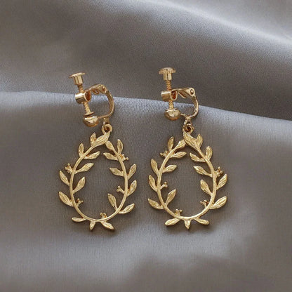 Korean Style Clip on Earrings No Pierced Earrings Women's Party Birthday Fashion Flower Heart Cute Cuff Earrings Ear Clip Gift