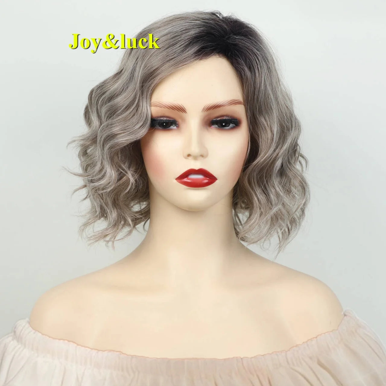 Synthetic short wavy wig for women, with a trendy and fashionable design, is suitable for daily wear or attending parties
