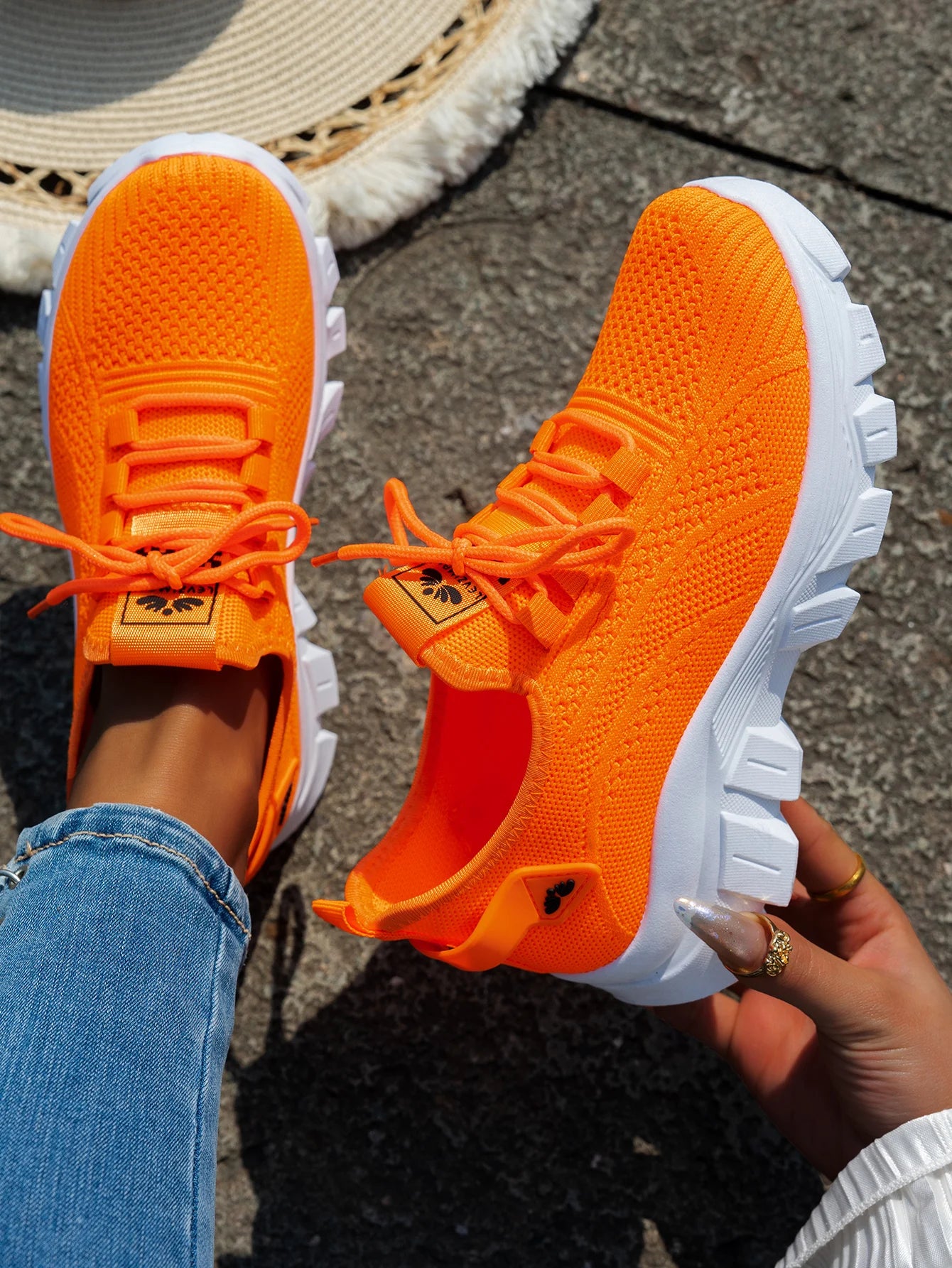 women shoes casual sneaker fall 2025 new fashion leisure sports single shoes wholesale cross-border factory trend fly weavin