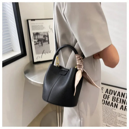 Fashion Women Crossbody Bags Autumn Winter Shoulder Bags Luxury Brand Design Bucket Bag Ladies PU Leather Portable Hand Bags