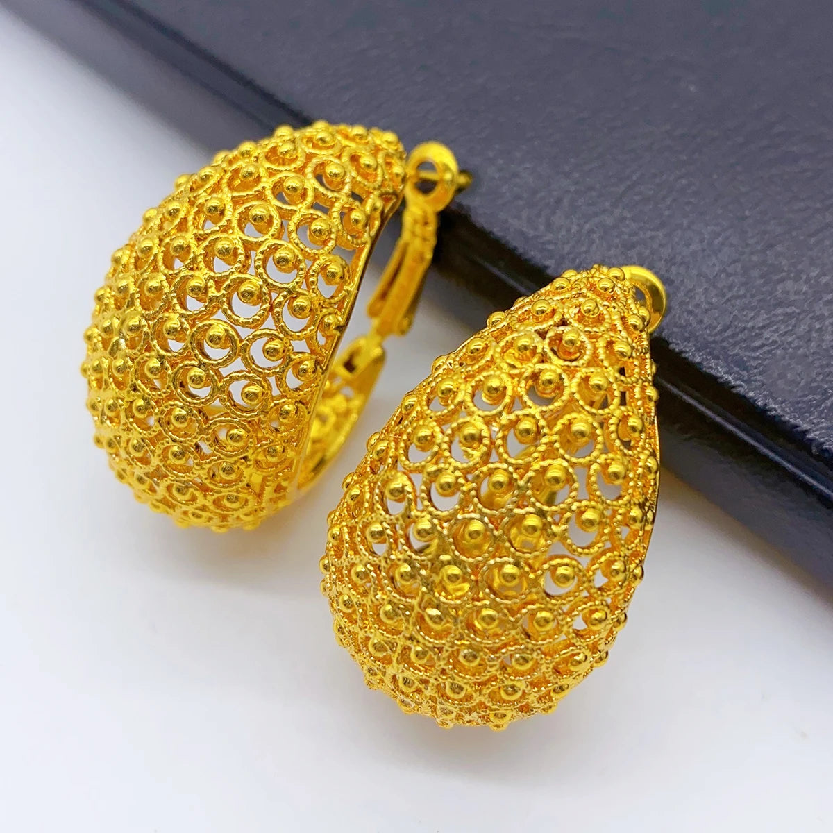 Dubai Simple Fashion Gold Plated Hollow Pierced Earrings Piercings Cartilage Ear Ring for Women Bride Ornament Gift Fine Jewelry