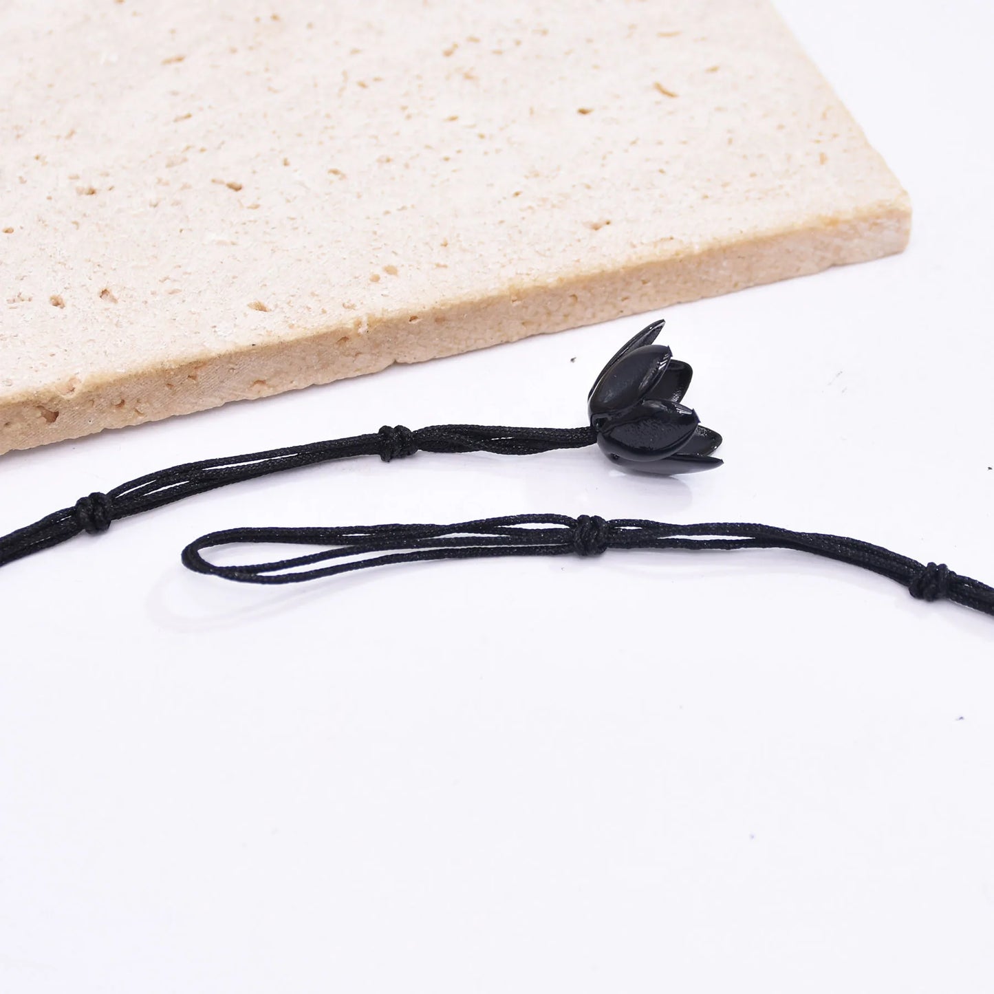 Bohemian Flower Necklace Hand Woven Multi-layer Floral Necklace Exaggerated Collarbone Chain Bridal Dress Accessories for Women