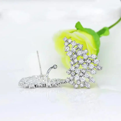 New European and American Design Earrings with Personality, Niche Fashion, Elegant Personality, Light Luxury Jewelry Accessories