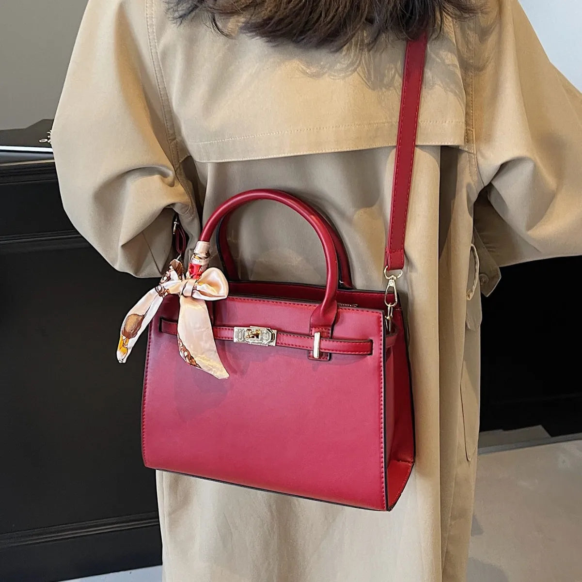 2025 New! Women's Red Tote Bag - Light Luxury, Large Capacity, Elegant Design, Versatile for Work & Party, Premium PU Leather