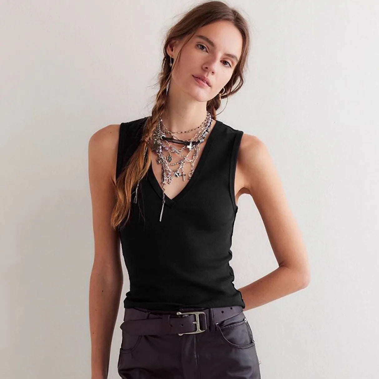 Workout Tops For Women Racerback Basic Summer Tank Tops Sexy V Neck Fitted Sleeveless Shirts Y2K Casual Wear Ribbed Basic Tops