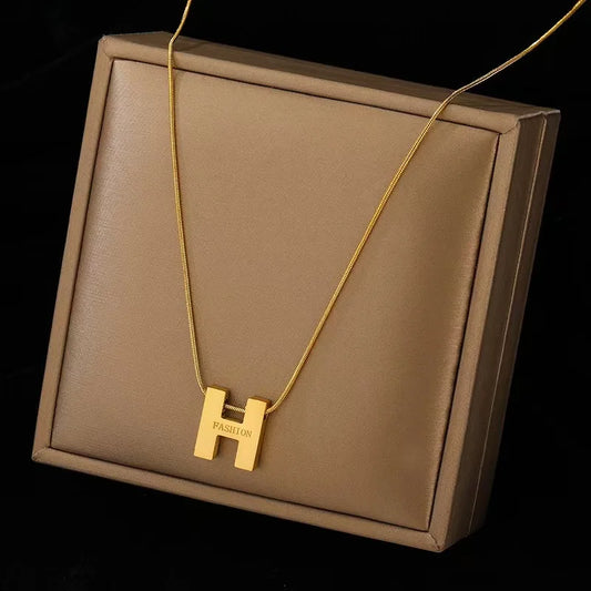 H letter necklace for women, trendy, light luxury, niche, collarbone chain, simple temperament