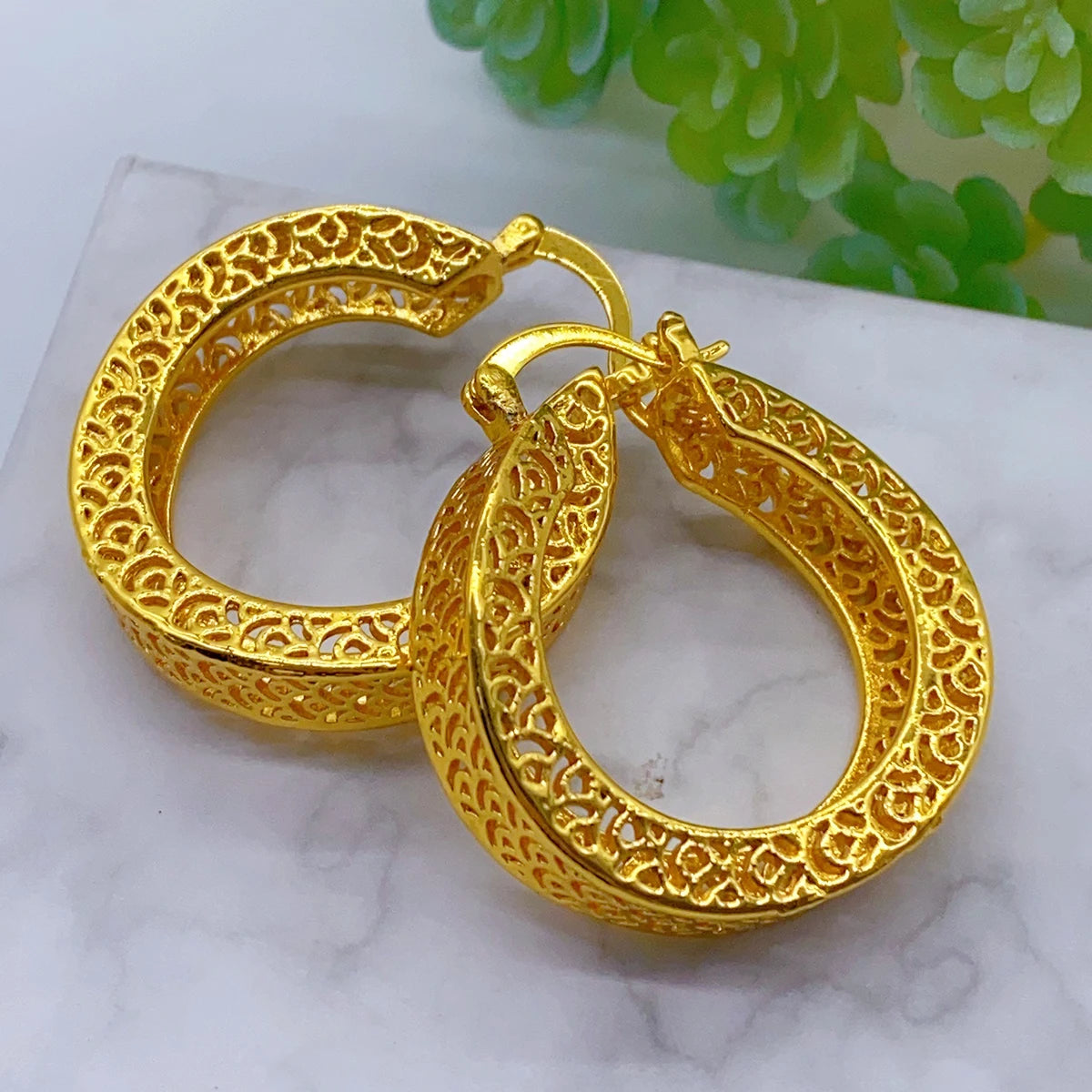 Dubai Simple Fashion Gold Plated Hollow Pierced Earrings Piercings Cartilage Ear Ring for Women Bride Ornament Gift Fine Jewelry