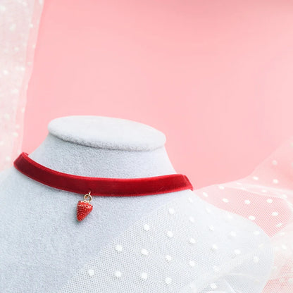 Fashion Lace Necklace For Women Adjustable Elegant Snowfake Strawberry Pendant Velvet Choker Necklace Collar Party Jewelry Gift