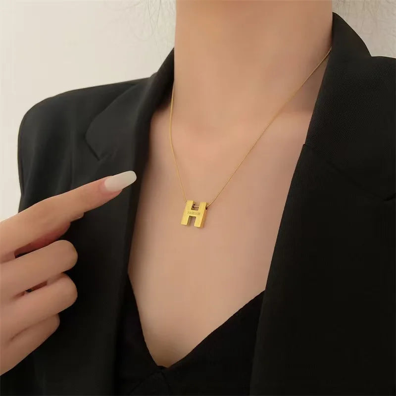 H letter necklace for women, trendy, light luxury, niche, collarbone chain, simple temperament