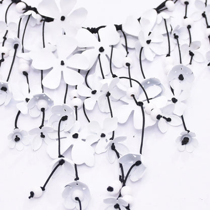 Bohemian Flower Necklace Hand Woven Multi-layer Floral Necklace Exaggerated Collarbone Chain Bridal Dress Accessories for Women