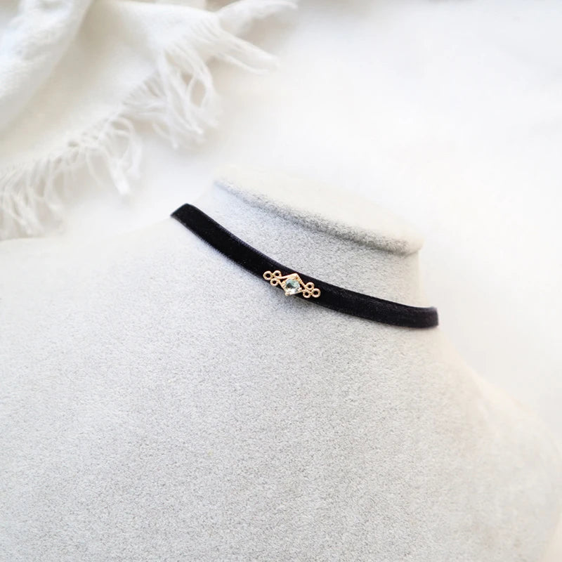 Black Choker Necklace For Women Elegant Lace Velvet Stretch Chain Gothic Flower Short Clavicle Neck Cord Aesthetic Jewelry Gift