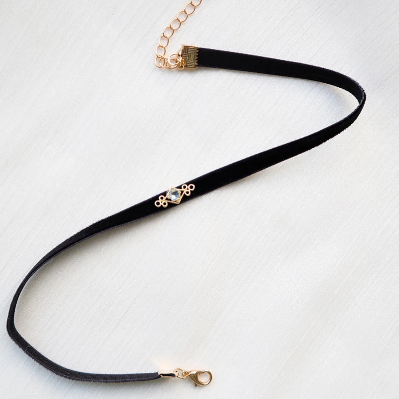 Black Choker Necklace For Women Elegant Lace Velvet Stretch Chain Gothic Flower Short Clavicle Neck Cord Aesthetic Jewelry Gift