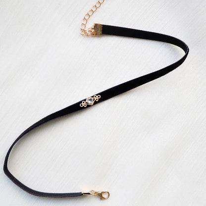 Black Choker Necklace For Women Elegant Lace Velvet Stretch Chain Gothic Flower Short Clavicle Neck Cord Aesthetic Jewelry Gift