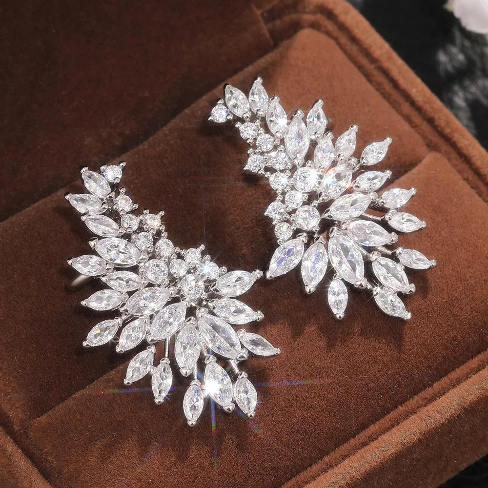 New European and American Design Earrings with Personality, Niche Fashion, Elegant Personality, Light Luxury Jewelry Accessories