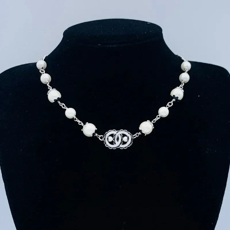 High end letter necklace for women, popular European and American necklaces, socialite, grandmother, collarbone chain for women