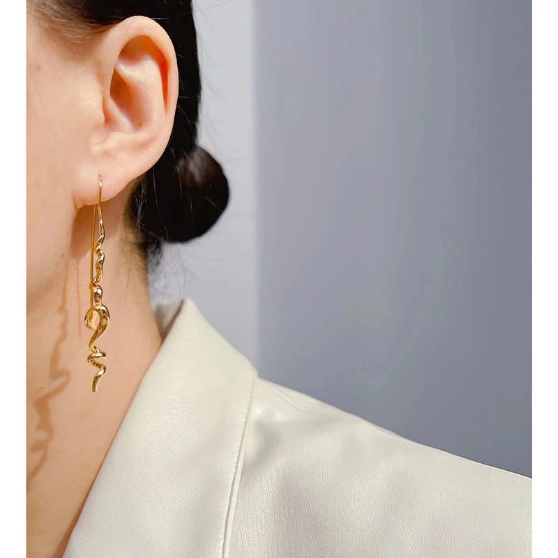 Abstract three-dimensional design earrings cool and handsome temperament fashion women exquisite retro ear hanging jewelry acces