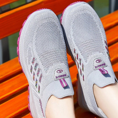Women's Flat Shoes Slip on Casual Shoes New Luxury Platform Loafers Knitted Breathable Sneakers Soft Sole Lightweight Mom Shoes