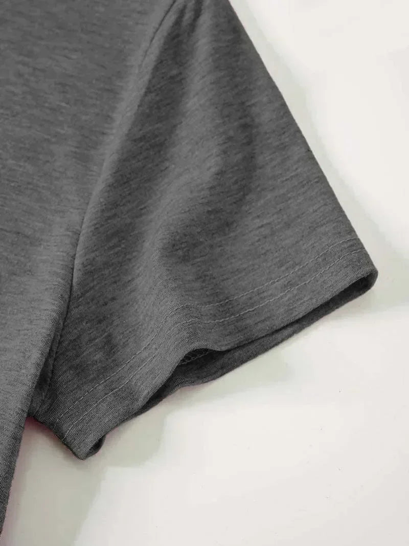 Plus Size Tops Women Clothes Inspirational - style Black T - shirt with Flower Motif Print ，Soft And Comfortable，Summer Outfits