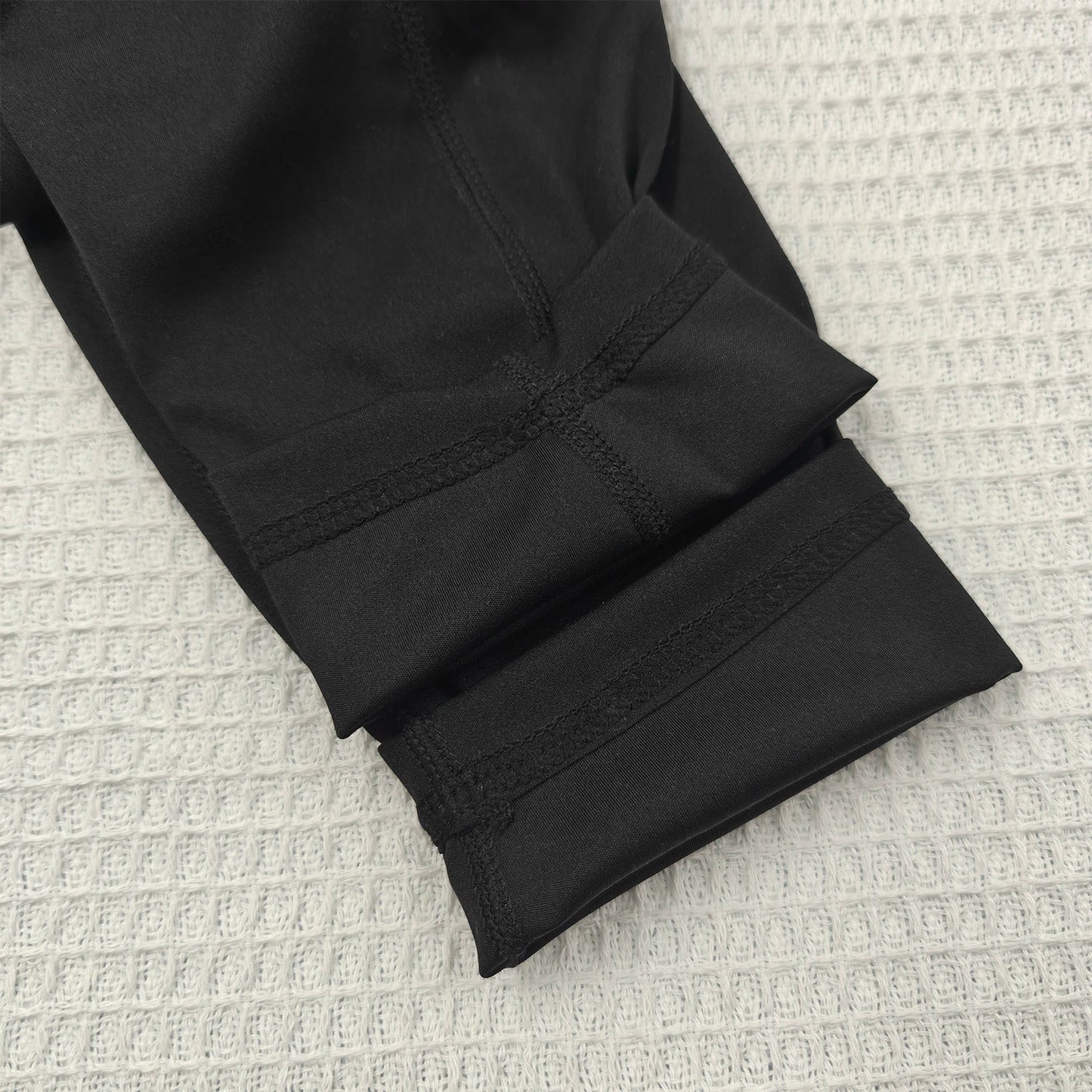 Fashionable women's yoga pants, fitness exercise cycling jogging pants