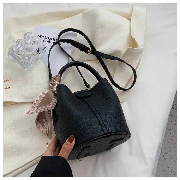 Fashion Women Crossbody Bags Autumn Winter Shoulder Bags Luxury Brand Design Bucket Bag Ladies PU Leather Portable Hand Bags