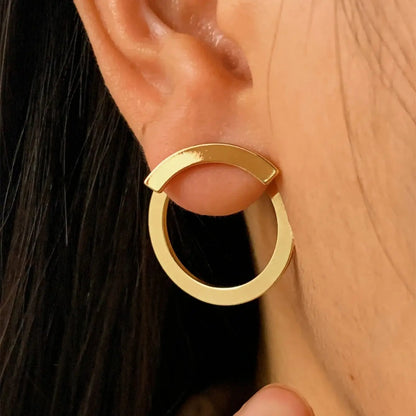 1 pair of retro geometric circular earrings on the back, fashionable and personalized design for women. One pair to wear, elegan