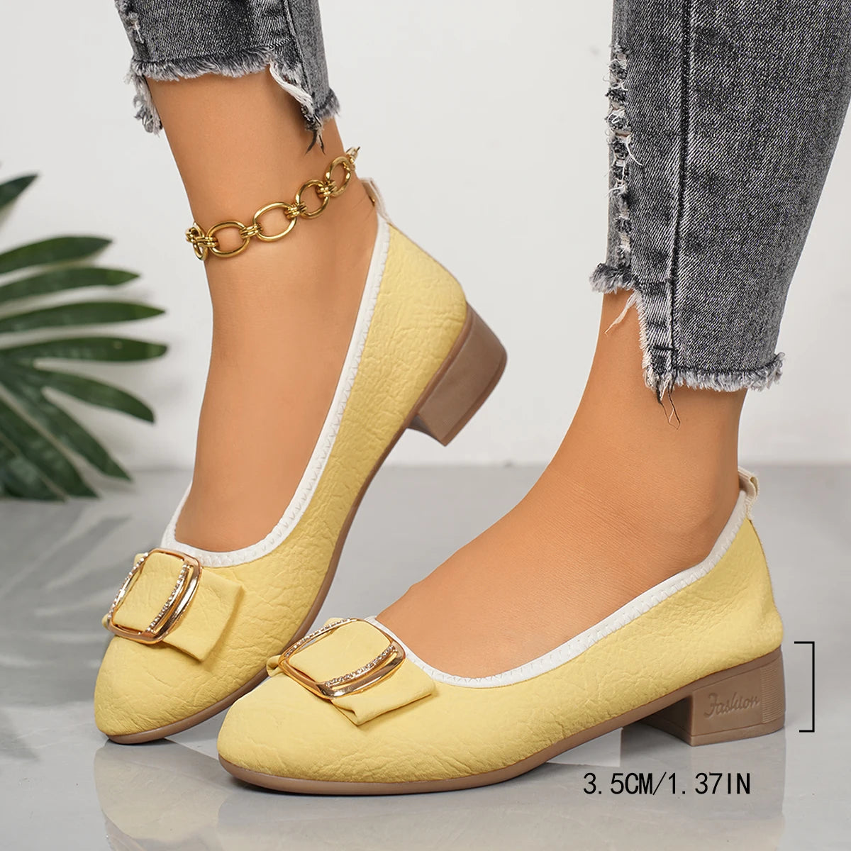 Women's shoes 2025 Soft Sole and Soft Surface Single Shoes Summer New Shallow Mouth Metal Buckle Non-slip Square Heel Shoes