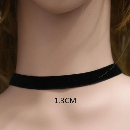Fashion Sexy Punk Gothic Black Velvet Choker Necklaces Simple Vintage Clavicle Neck Chain Women Girls Party Jewelry Accessories