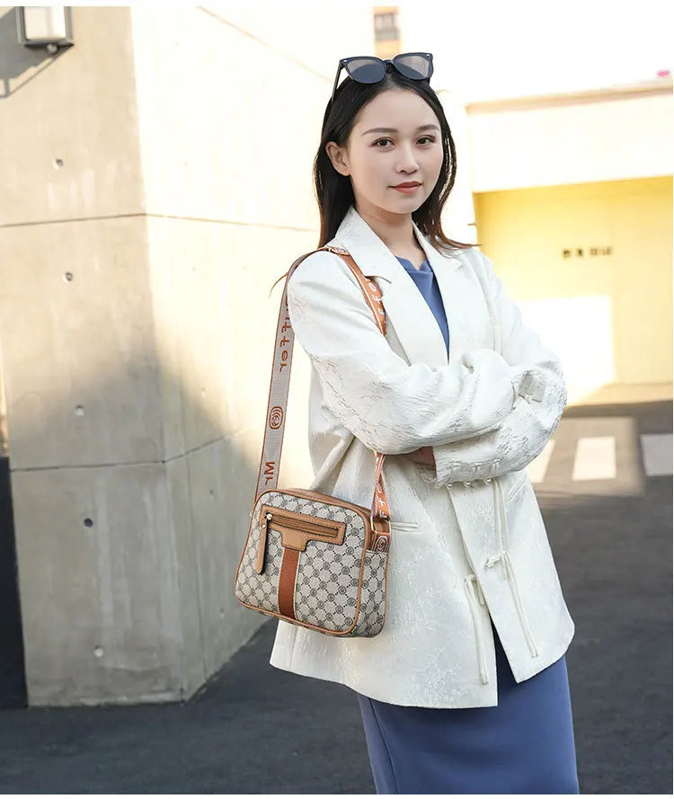 Women's Bag 2025 New Spring Versatile Fashion Crossbody Bag Simple and Premium Single Shoulder Mobile Small Square Purse Handbag