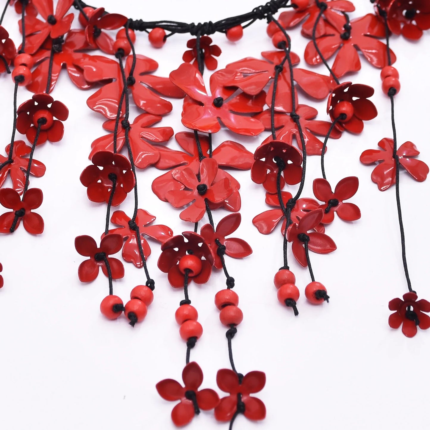 Bohemian Flower Necklace Hand Woven Multi-layer Floral Necklace Exaggerated Collarbone Chain Bridal Dress Accessories for Women