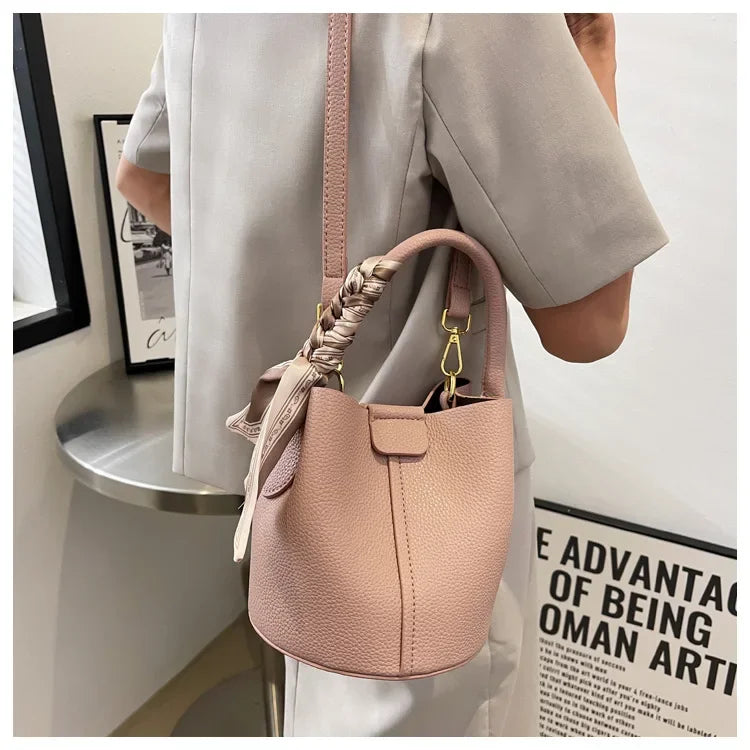 Fashion Women Crossbody Bags Autumn Winter Shoulder Bags Luxury Brand Design Bucket Bag Ladies PU Leather Portable Hand Bags