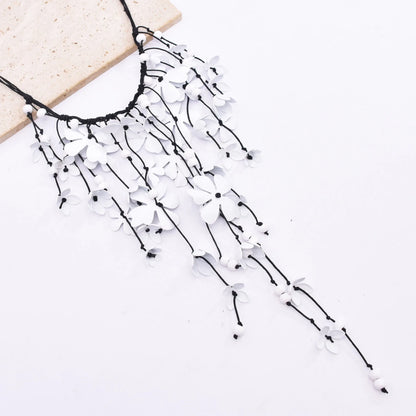 Bohemian Flower Necklace Hand Woven Multi-layer Floral Necklace Exaggerated Collarbone Chain Bridal Dress Accessories for Women