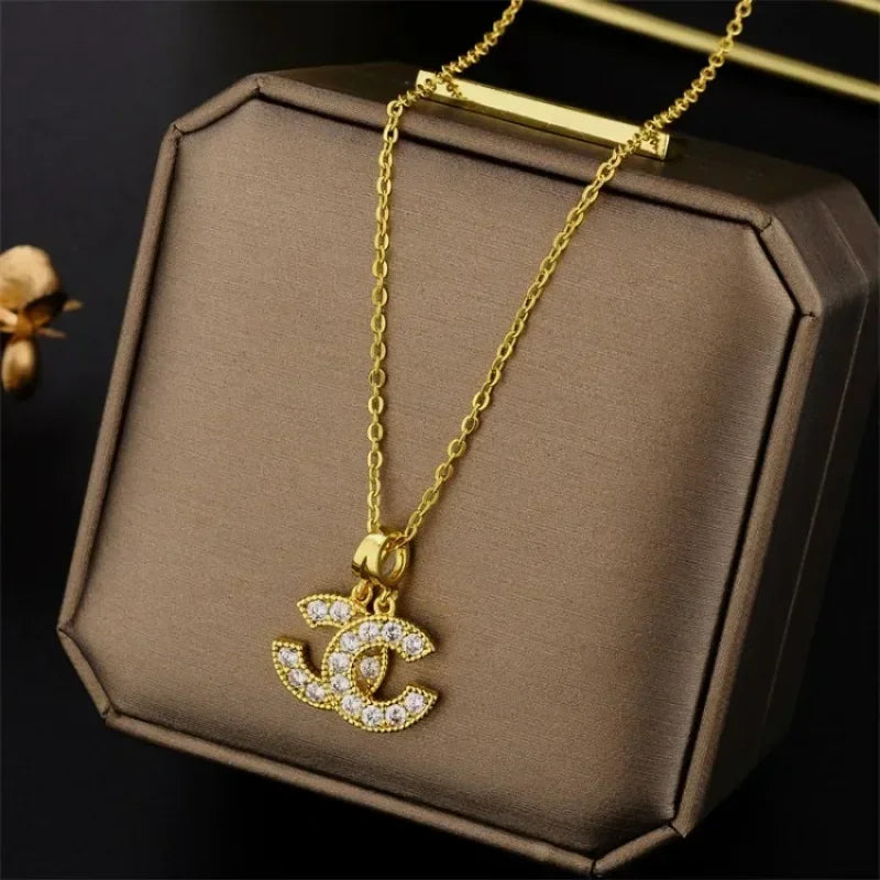 French-style double C necklace for women with micro-inlaid new light luxury and fashionable pendant as a high-end gift
