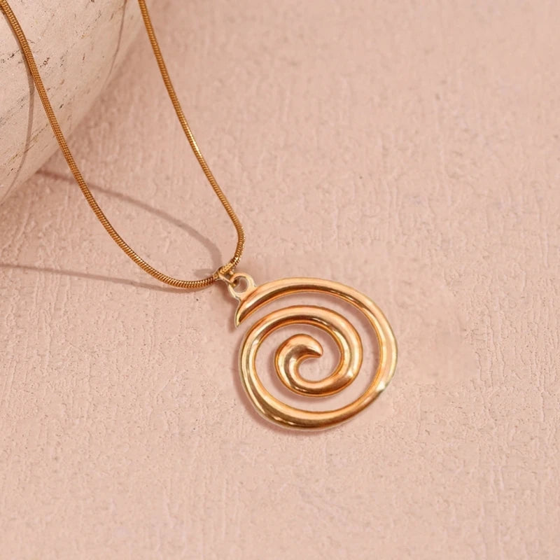 Fashionable Round Circle Necklace Accessory Swirl Pendant Collarbone Chain for Women Adjustable Chain Choker Jewelry