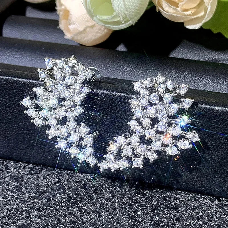 New European and American Design Earrings with Personality, Niche Fashion, Elegant Personality, Light Luxury Jewelry Accessories