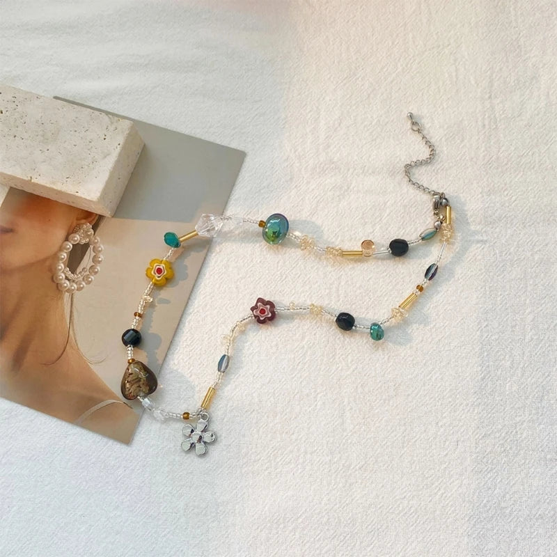 Beaded Clavicle Necklace Acrylic Flower Pendant Neckalces Elegant Accessory Women Neck Jewelry Suitable for Any Occasion