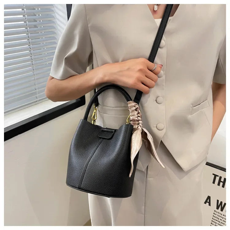 Fashion Women Crossbody Bags Autumn Winter Shoulder Bags Luxury Brand Design Bucket Bag Ladies PU Leather Portable Hand Bags