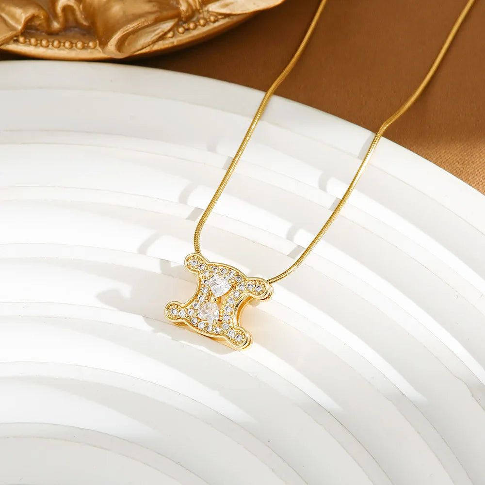 A Light Luxury, Niche Design, Retro and High-end Necklace, Versatile and Trendy Collarbone Chain for Women