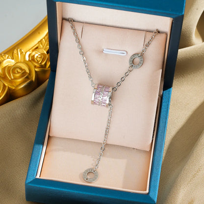 The new large-waist necklace is a high-end and versatile accessory for women with a light luxury and niche design