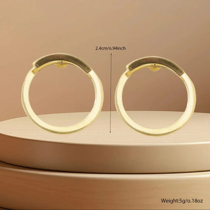 1 pair of retro geometric circular earrings on the back, fashionable and personalized design for women. One pair to wear, elegan