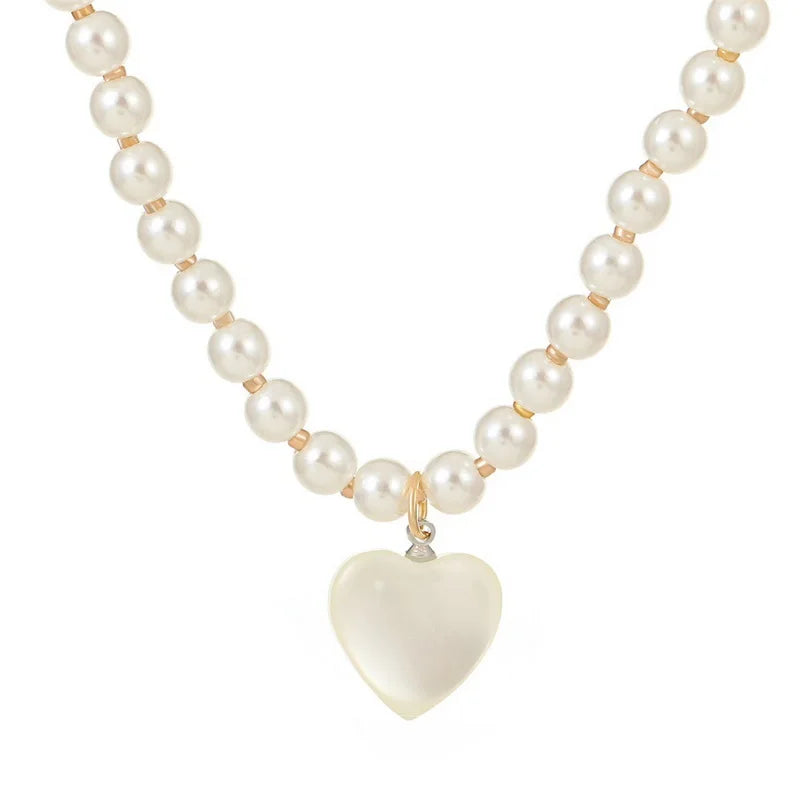 Elegant Pearl Necklace Lady Simple Handmade Strand Bead Necklace for Women Girls Romantic Heart Pendant Necklace Wedding Jewelry