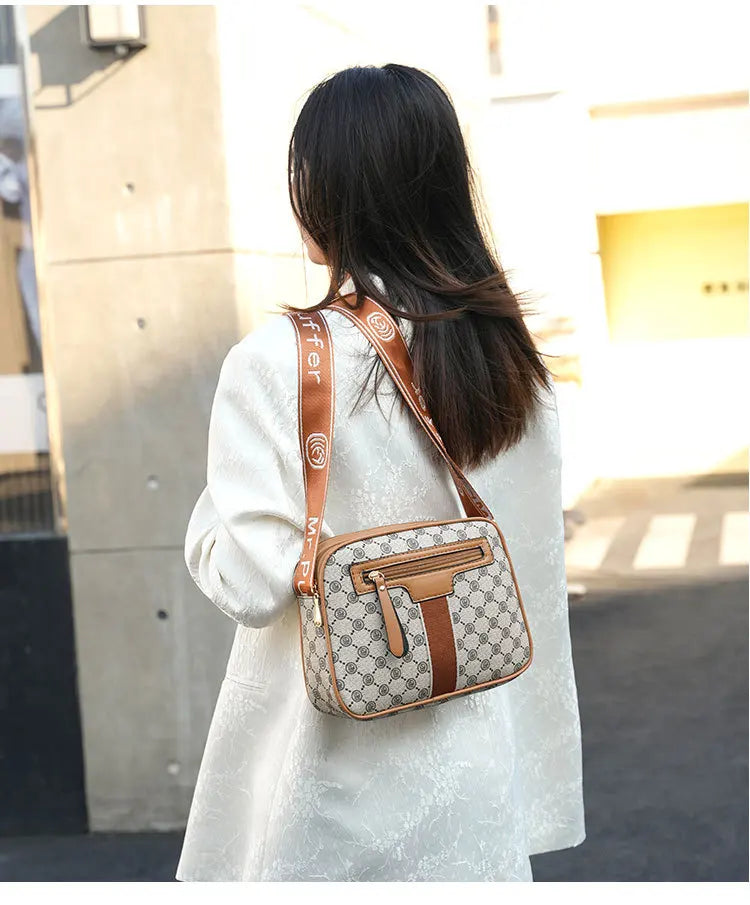 Women's Bag 2025 New Spring Versatile Fashion Crossbody Bag Simple and Premium Single Shoulder Mobile Small Square Purse Handbag